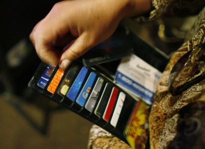 кошелёк с кредитными карточками