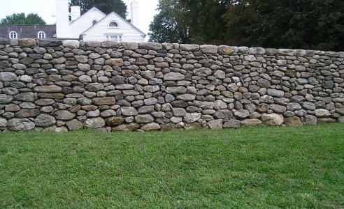 стена из камней